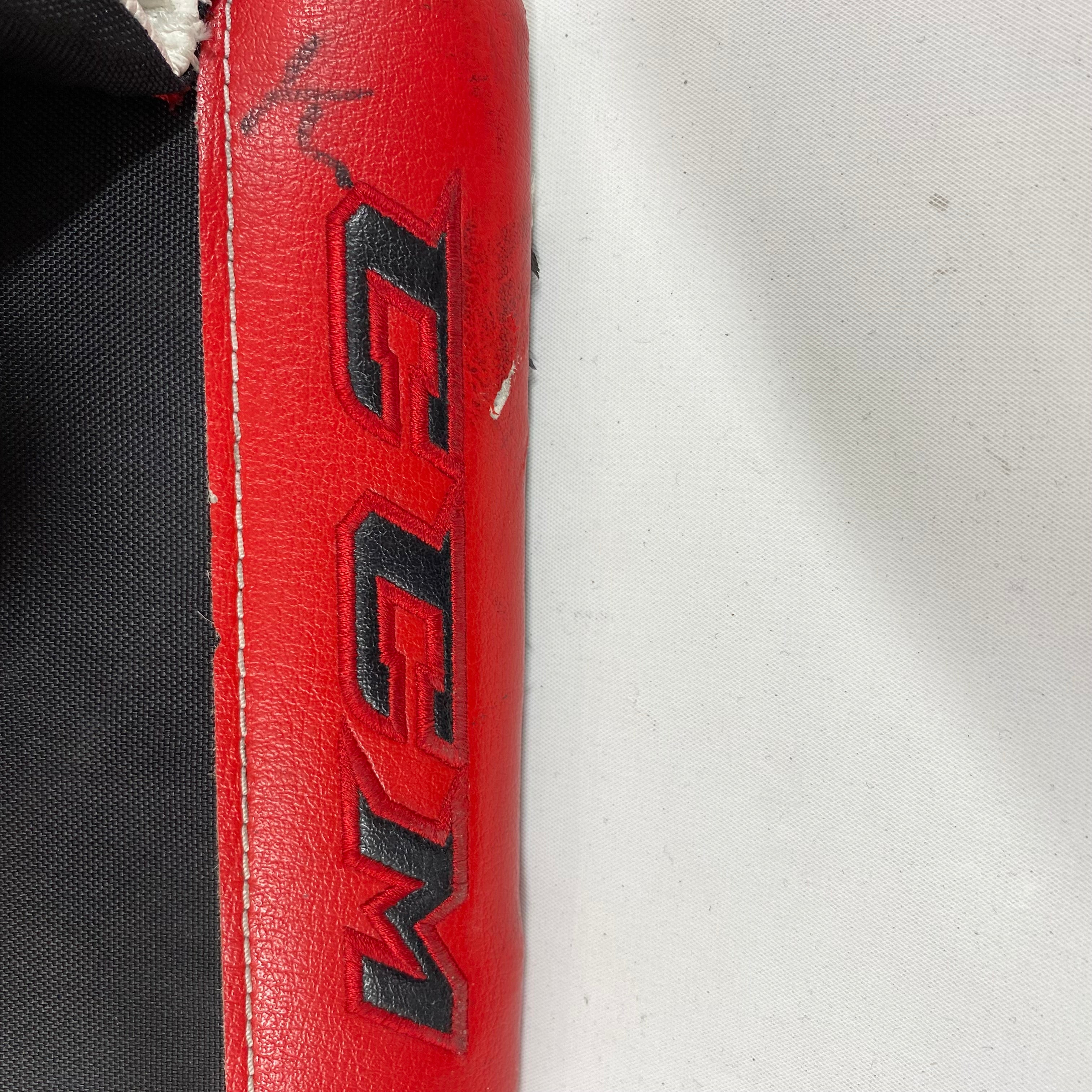 CCM Extreme Flex 5 - Ensemble complet de gardien de but senior Pro Stock d'occasion - Droitier (blanc/noir/rouge/jaune)